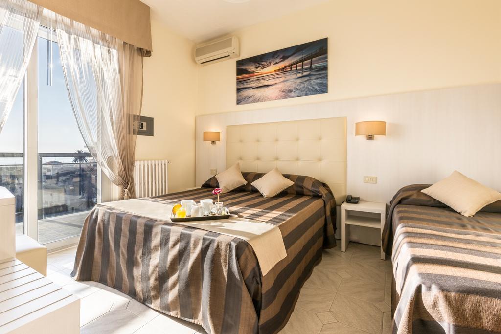 Hotel King Marina di Pietrasanta Szoba fotó